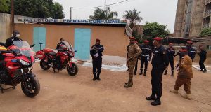 Burkina: le ministre de la Sécurité en visite chez les soldats du feu