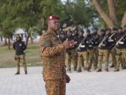 Lutte contre le terrorisme: le président Damiba aux côtés de la troupe à Mangodara