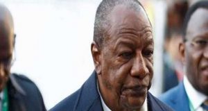 Guinée: poursuites judiciaires pour «assassinats et enlèvements» contre l’ex-président Alpha Condé et son régime