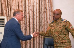 Burkina: l’ambassadeur de l’UE et le ministre de la Sécurité échangent sur des projets