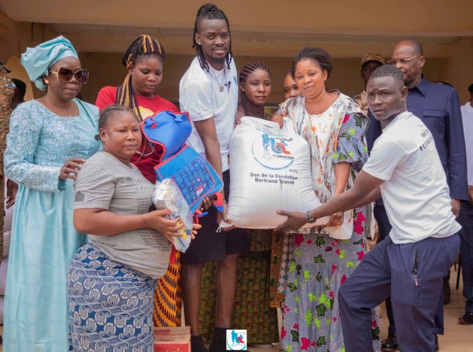 Journées caritatives de la Fondation Bertrand Traoré: l’étape de Ouaga validée avec un don de 50 tonnes de riz local, des Kits Scolaires,…