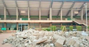 Réhabilitation du stade du 4-Août: trois personnes interpellées