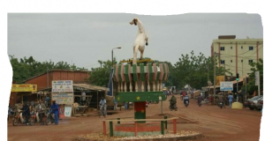 Burkina: un policier municipal tue une collègue et blesse deux autres personnes à Kaya
