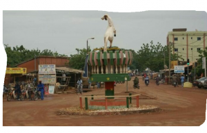 Burkina: un policier municipal tue une collègue et blesse deux autres personnes à Kaya