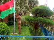 Montée des couleurs: les travailleurs de la LONAB montrent leur patriotisme