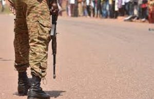 Burkina: un militaire et quatre VDP tués dans une action de sécurisation à Djibo