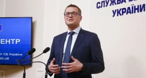 Ukraine: le patron des services secrets et la procureure générale suspendus