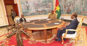 Burkina: « Au nom de quoi le MPSR se donne-t-il le droit de vouloir soustraire Blaise Compaoré de la justice ? » (Centre de presse)