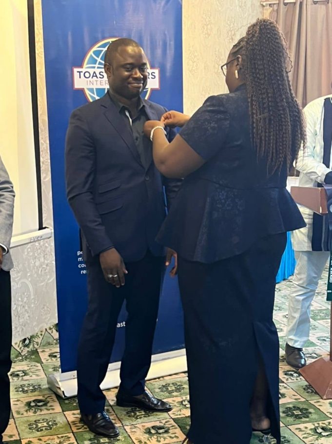 Toastmaster Ouaga Forum: Armel Hien laisse le maillet à Aicha Traoré