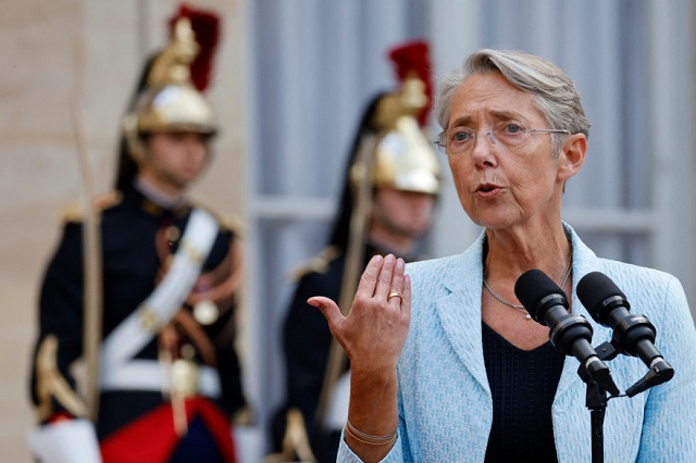 Rémaniement ministériel en France, Elisabeth Borne enregistre des entrants mais surtout des sortis