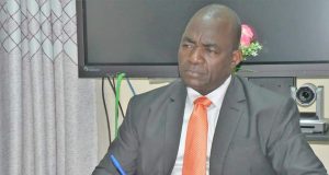 Burkina/Concours de la Fonction publique: Bassolma Bazié invite les candidats à s’armer de courage