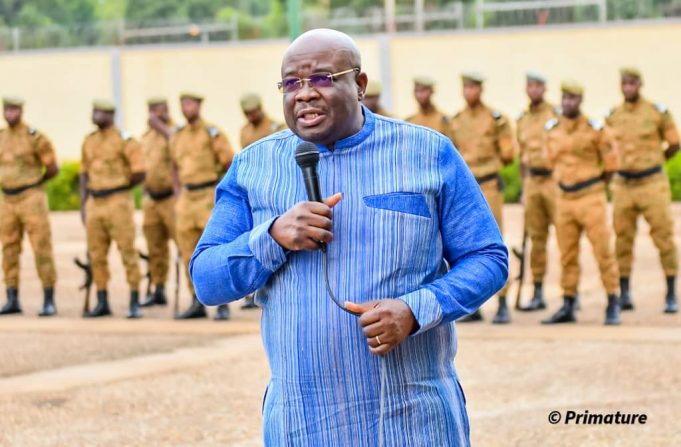 Burkina: pas de vacances pour le Premier ministre en août 2022