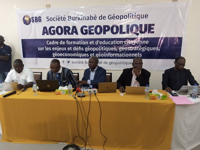 Les panélistes de la conférence publique sur la sécurité au Sahel