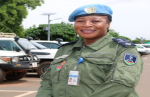 MINUSMA: une Burkinabè reçoit le Prix de la femme policière de l’année des Nations Unies 2022