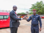 Burkina: la LONAB offre une ambulance normalisée et flambant neuve aux soldats du feu