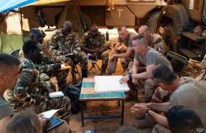 Sahel: « La force Barkhane réarticule son dispositif, dans une logique de co-construction avec ses partenaires »