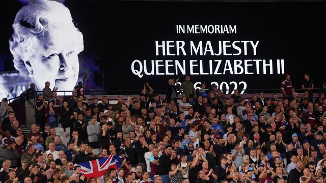 Le football s'arrête en Angleterre pour rendre hommage à la Reine Elizabeth II (Eurosport)