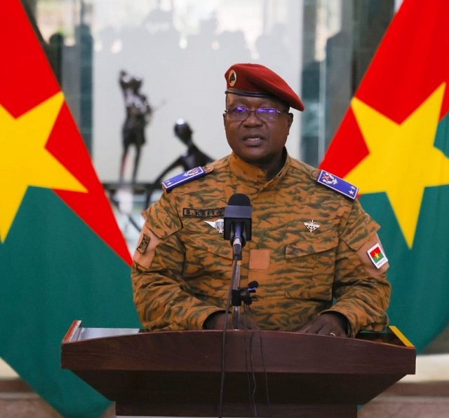 Le ministre délégué chargé de la Défense nationale, le Général Silas Kéita