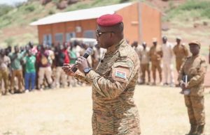 Attaque à Gaskindé: le Président DAMIBA remonte le moral de la troupe à Djibo