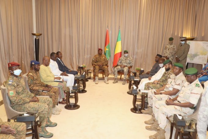 Lutte contre le terrorisme: le Burkina et le Mali décident de renforcer leur partenariat militaire