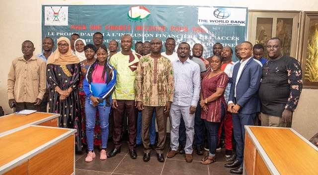 Photo de famille marquant la fin de l'atelier du PAIF-PME