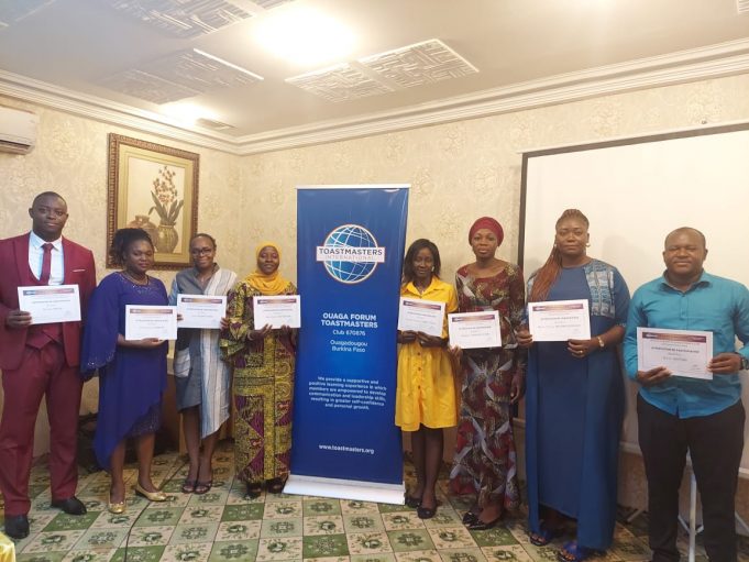 Ouaga Forum Toastmasters Club : opération séduction au cours de concours d’histoires invraisemblables et d’évaluation