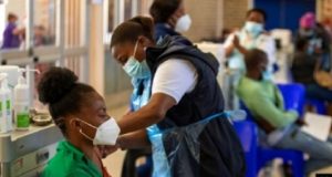 Afrique du Sud: deux personnes mortes après un vaccin anti-Covid-19