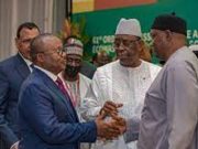 Mali et Guinée: que peuvent les sanctions contre les putschistes?