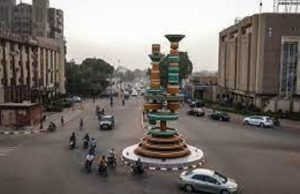 Burkina: certaines activités reportées, des commerces fermés
