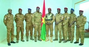 Burkina: le commandement militaire soutient le capitaine Ibrahim Traoré et ses hommes