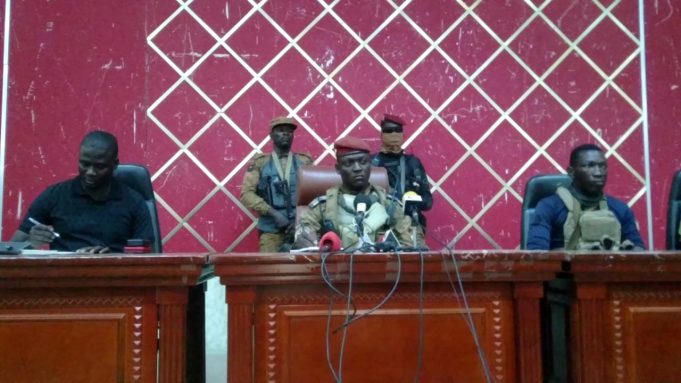 Burkina : le capitaine Ibrahim Traoré invite à abandonner « les lourdeurs administratives »