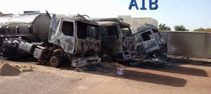 Burkina: incendie de trois camions citernes à Dori