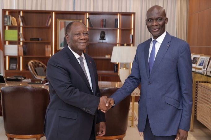 L’ambassadeur burkinabè Mahamadou Zongo en fin de mission en Côte d’Ivoire Alassane Ouattara et Mahamadou Zongo