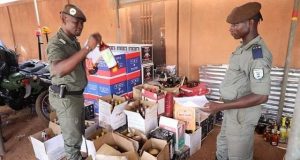 Burkina: plus de 52 000 sachets de boisson frelatée et 96 kg de cannabis saisis dans le Centre-sud
