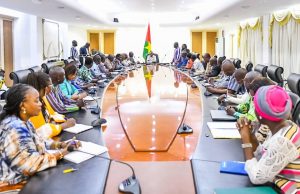 Transition au Burkina: le Premier ministre décline sa vision à ses proches collaborateurs