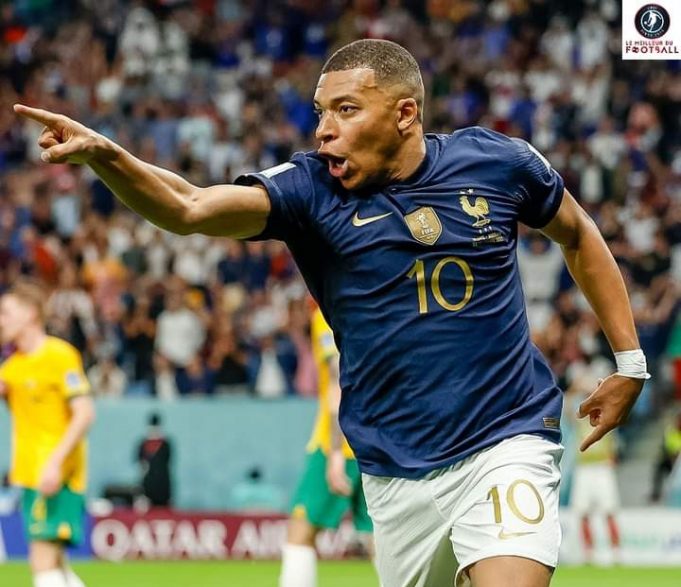 Qatar 2022: la France domine la Pologne avec un immense Kylian Mbappé