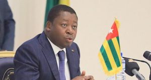 Togo: le président octroie une prime de 60 000 F CFA aux fonctionnaires, au personnel de l’enseignement confessionnel et aux pensionnés de la Caisse de retraites