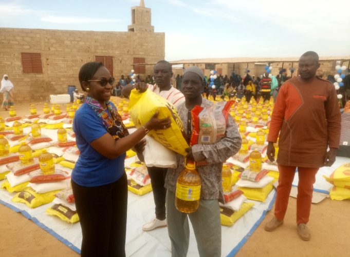 Burkina: Ecobank donne le sourire à des déplacés internes