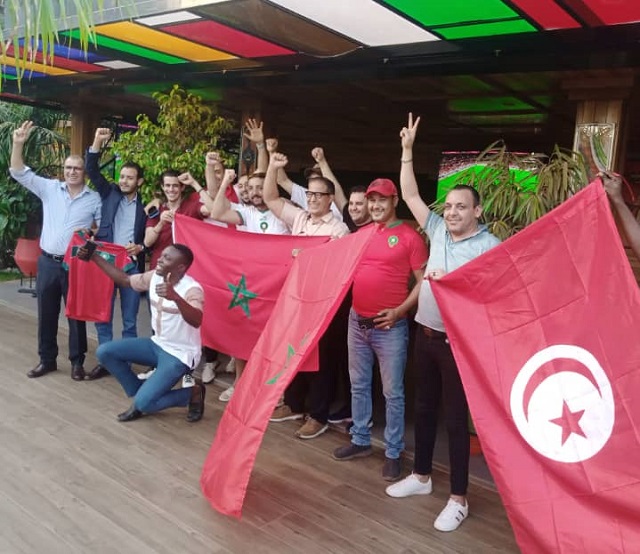La qualification des Lions de l'Atlas célébrée par des Marocains à Ouagadougou