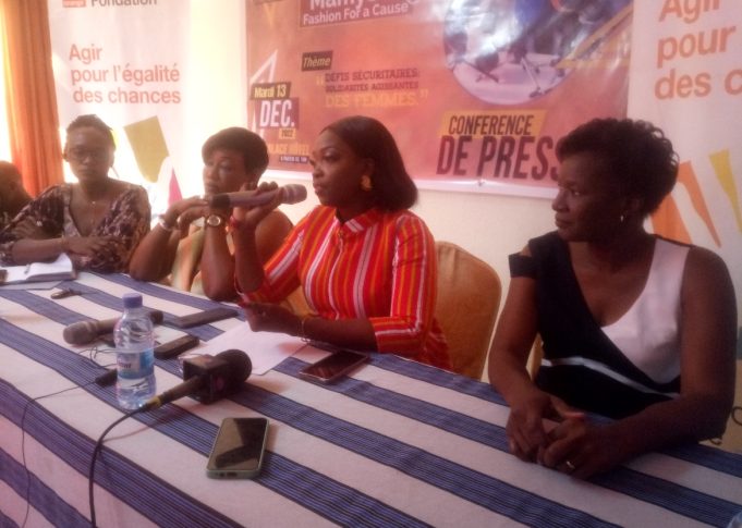 Mode: MamySor se bat pour les femmes des soldats disparus