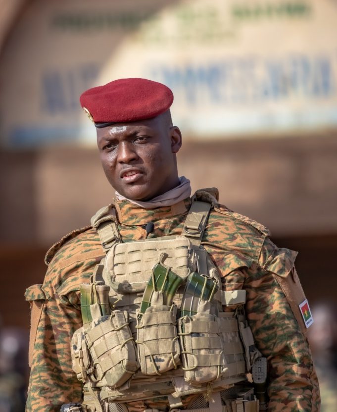Burkina: pose de la première pierre d’une usine de raffinerie d’or