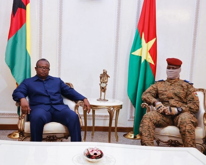 Transition au Burkina: le président de la CEDEAO vient aux nouvelles