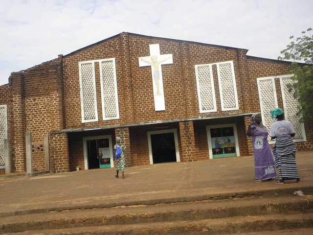 Eglise-de-Dissin