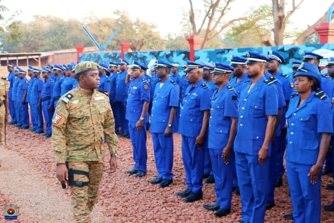 Burkina: des gendarmes encouragés dans la reconquête du territoire