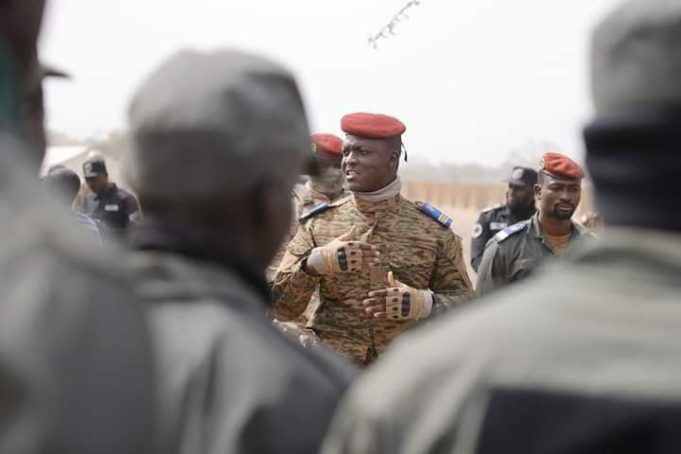 Le capitaine Ibrahim Traoré aux VDP en formation: « Vous êtes l’espoir »