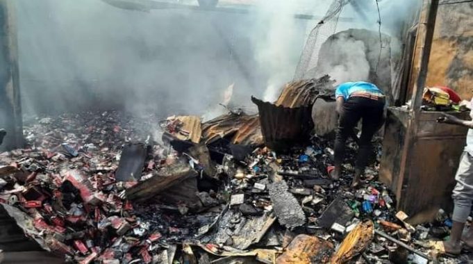 Incendie du marché de Sankar Yaaré: des dégâts « énormes », des commerçants en pleurs