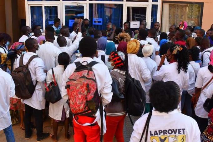 Burkina: les technologistes biomédicaux recrutés en 2021 mécontents de la gestion de leur dossier