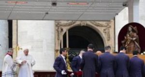 Eglise Catholique: au moins 50 000 fidèles aux funérailles du pape Benoît XVI à Rome