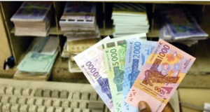 Burkina/Microfinance: le gouvernement travaillera à «fermer» les structures illégales