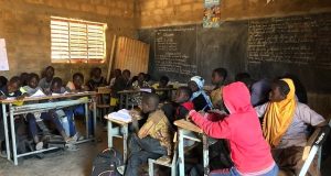Burkina/vidéo d’élèves filmés en plein cours: le ministère condamne une «dérive éthique»